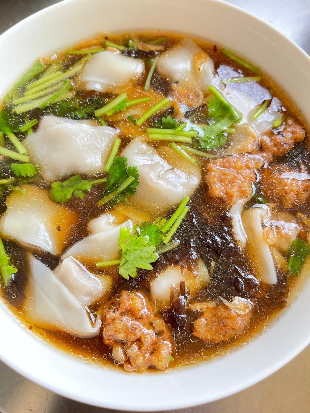 5-Minute Wonton Soup Broth (Restaurant Secret)