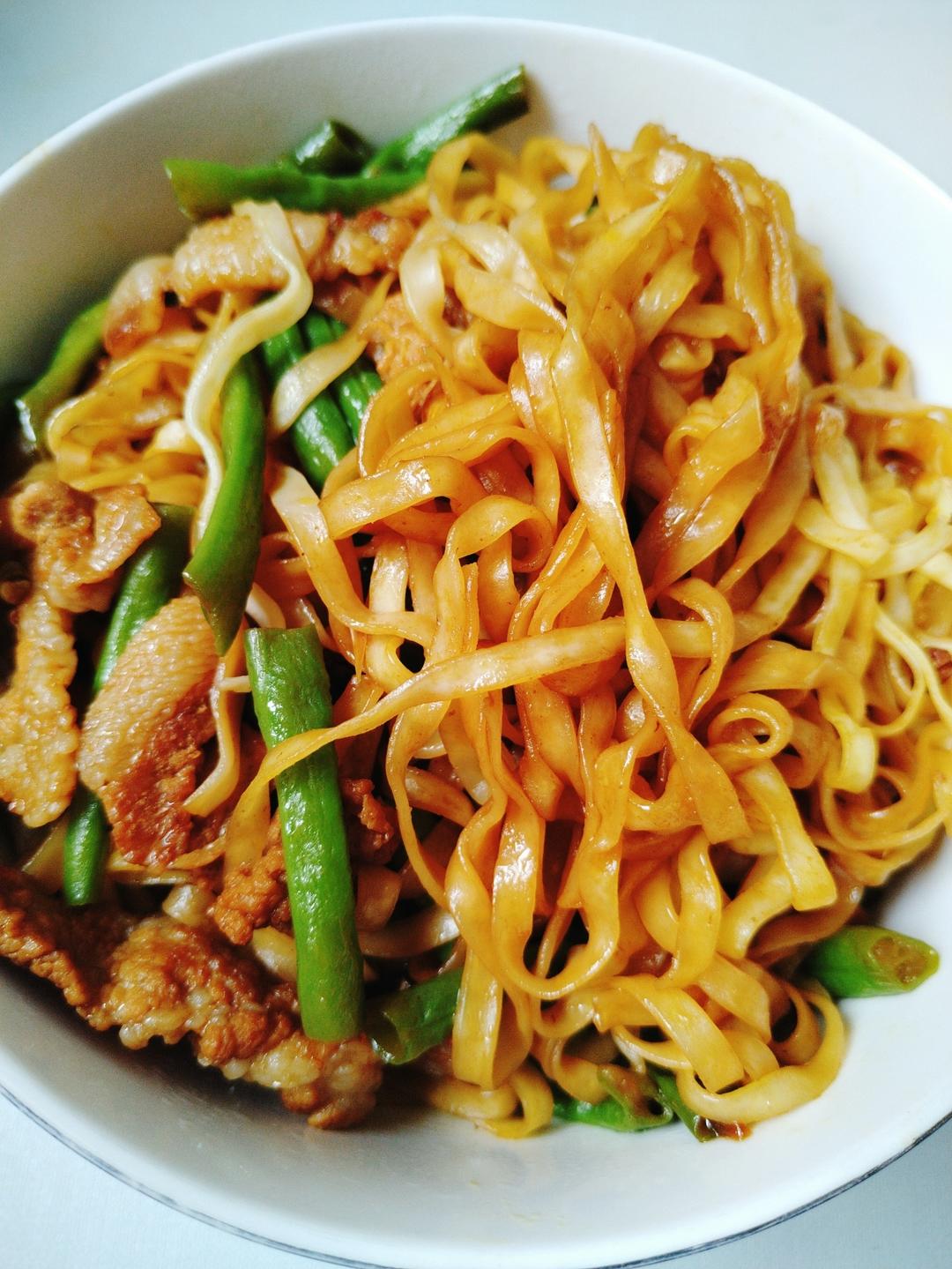 Steamed Noodles with Pork & Green Beans