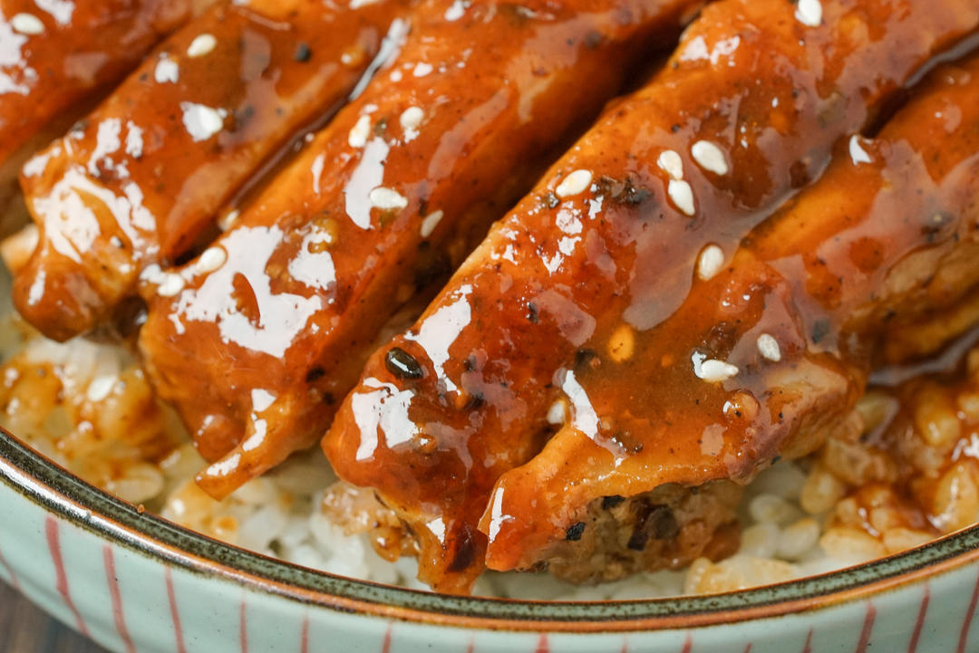 Black Pepper Chicken Rice Bowls