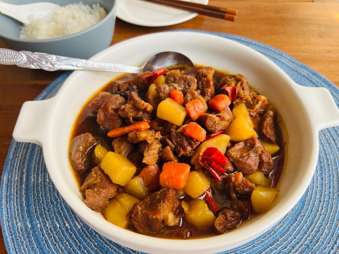 Braised Beef Brisket with Potatoes