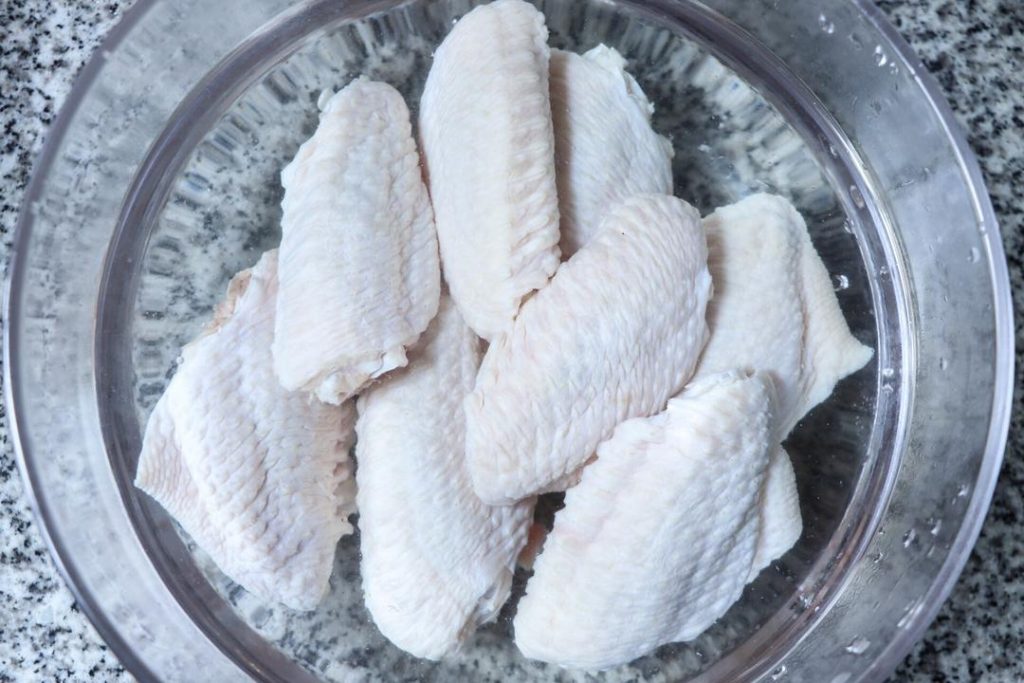 1.5 lbs (about 700g) Chicken Wings