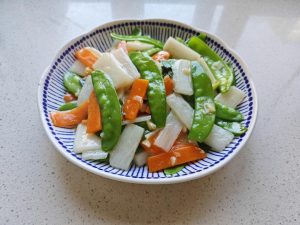 Crisp Stir-fried Snow Peas and Chinese Yam