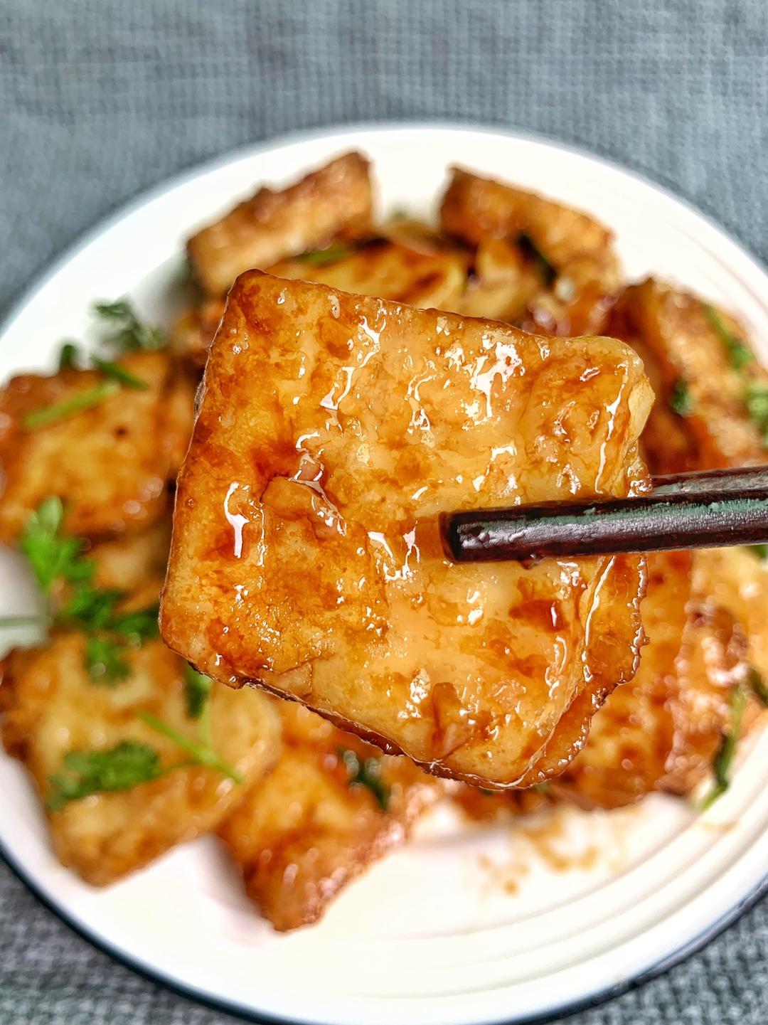 Easy Pan-Fried Tofu with Garlic Sauce