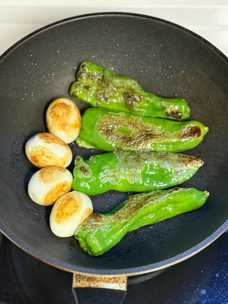 Create "Tiger Skin" Eggs and Peppers