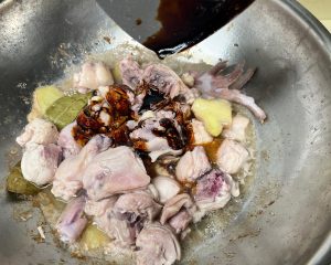 Add the 1 tbsp of dark soy sauce.