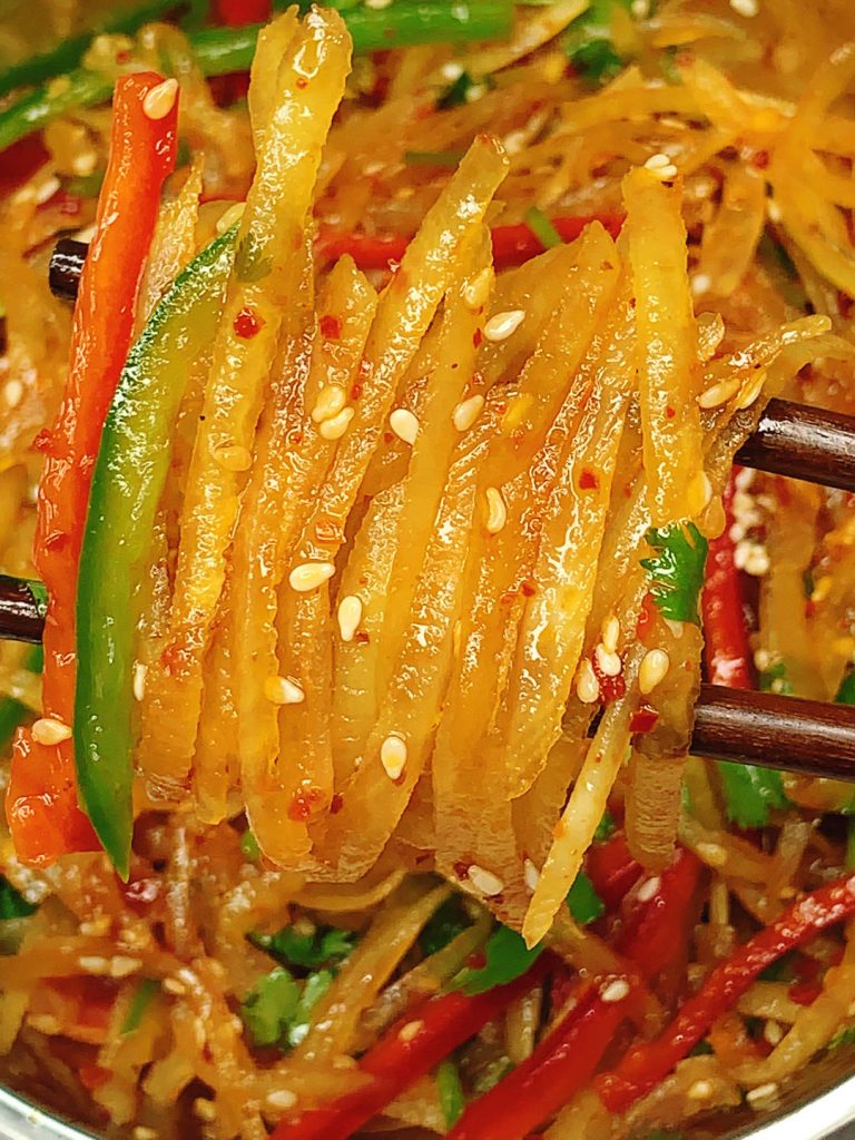 Sour and Spicy Shredded Potato Salad