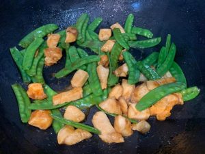 Toss everything together rapidly for 30-60 seconds