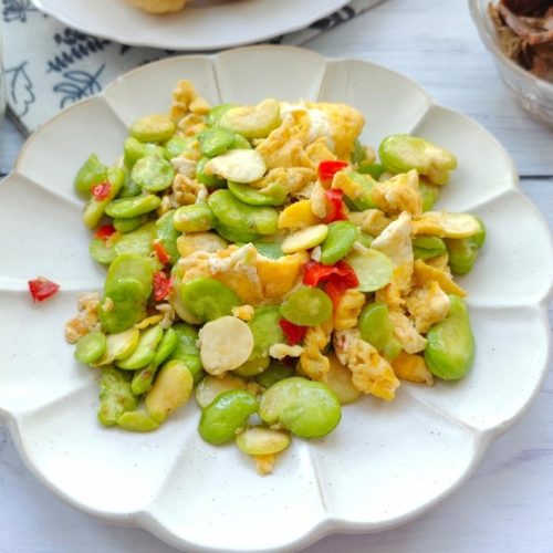 Stir-Fried Fava Beans with Eggs