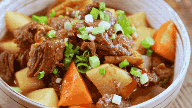 Braised Beef Brisket with Radish