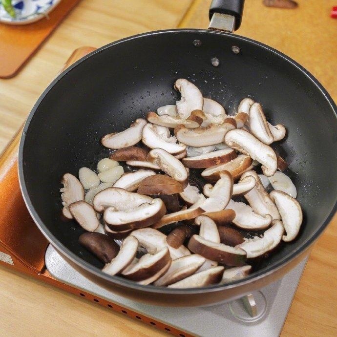 Cook Mushrooms & Chicken