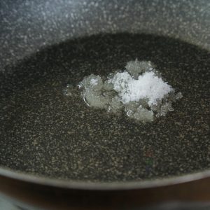 Caramelize the Sugar (Chao Tang Se)