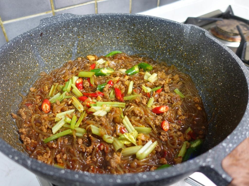 Braised Vermicelli with Minced Pork