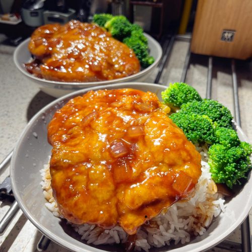 Chinese Pan-Fried Pork Chops with Rice