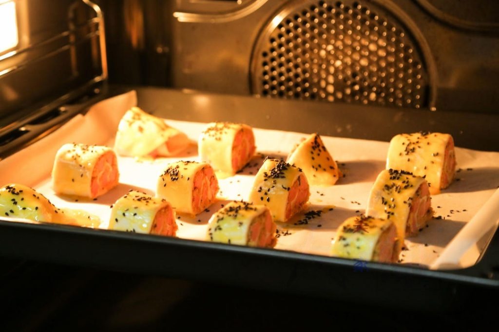 Place in the preheated oven at 340°F (170°C). Bake for approximately 20 minutes.