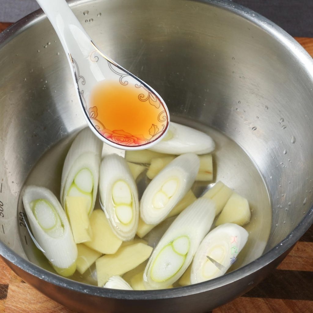 Prepare Ginger-Scallion Water