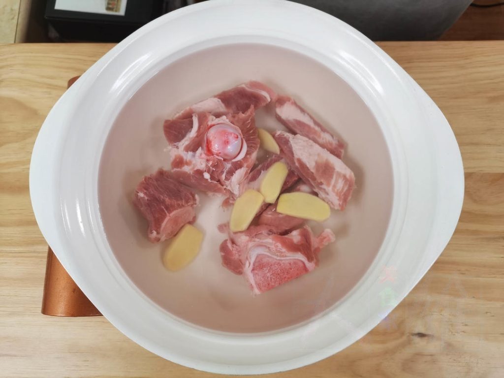 Blanch the Pork