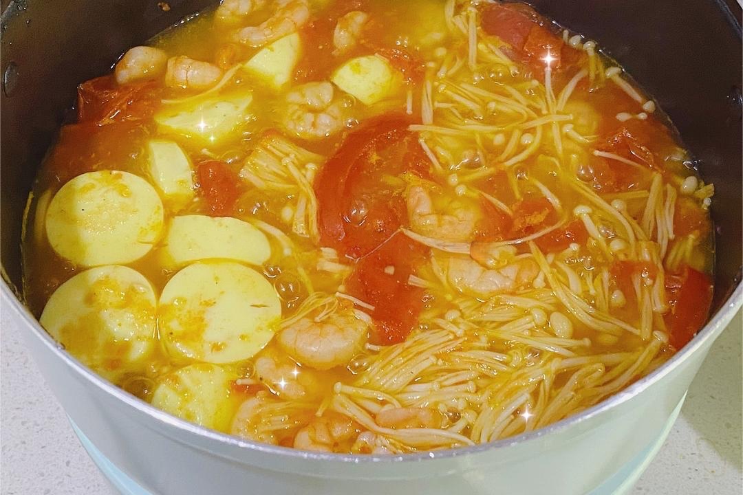 No-Water Tomato Stew with Shrimp and Egg Tofu