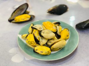 Prepare the Mussels
