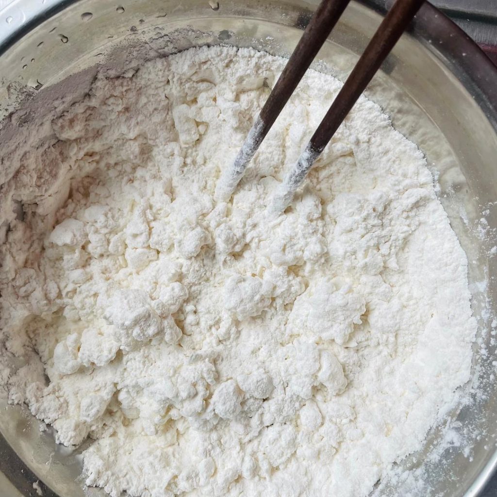 Prepare the Dough (The "Semi-Hot" Method)