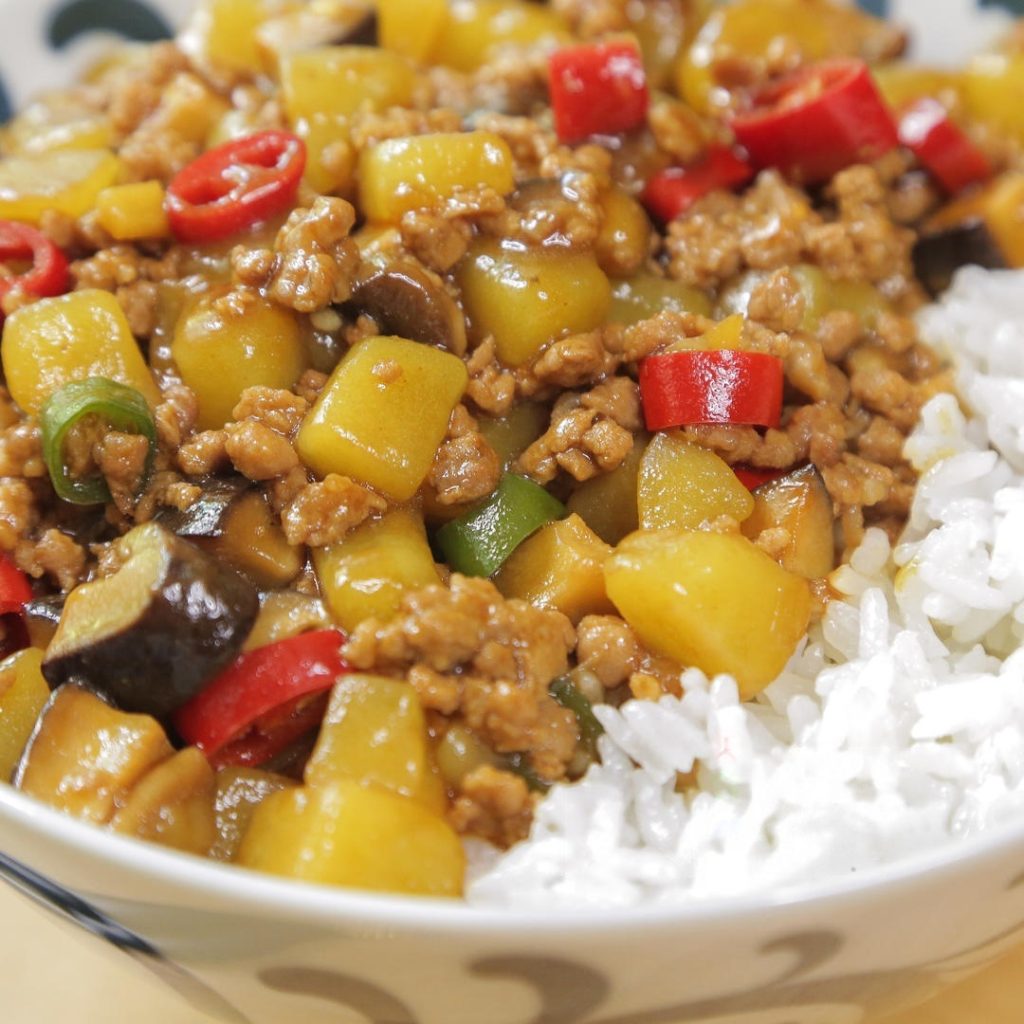 Savory Minced Pork Rice Bowl with Potatoes & Mushrooms