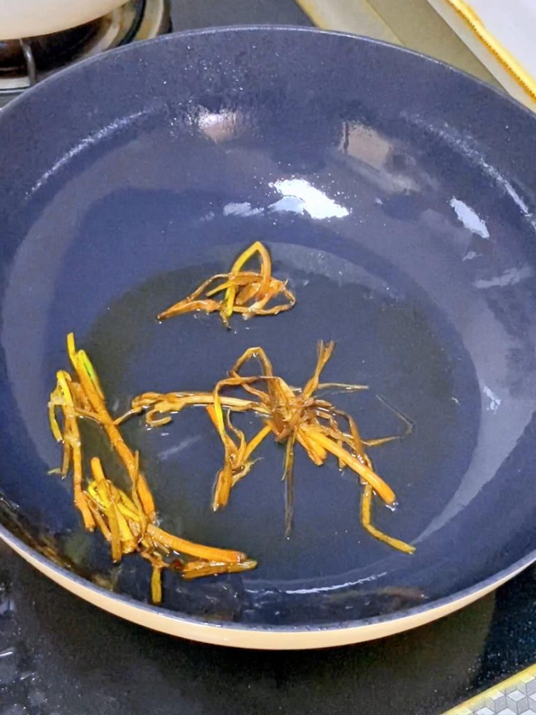 Make the Scallion Oil
