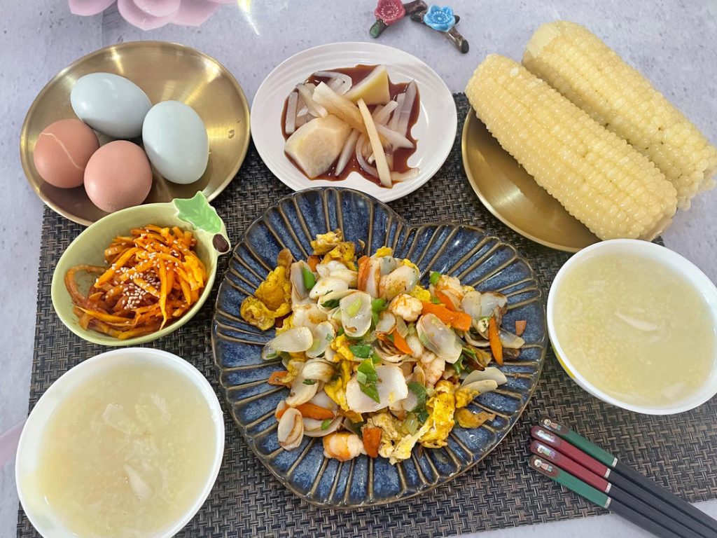 Stir-Fried Shrimp and Eggs with Lily Bulb