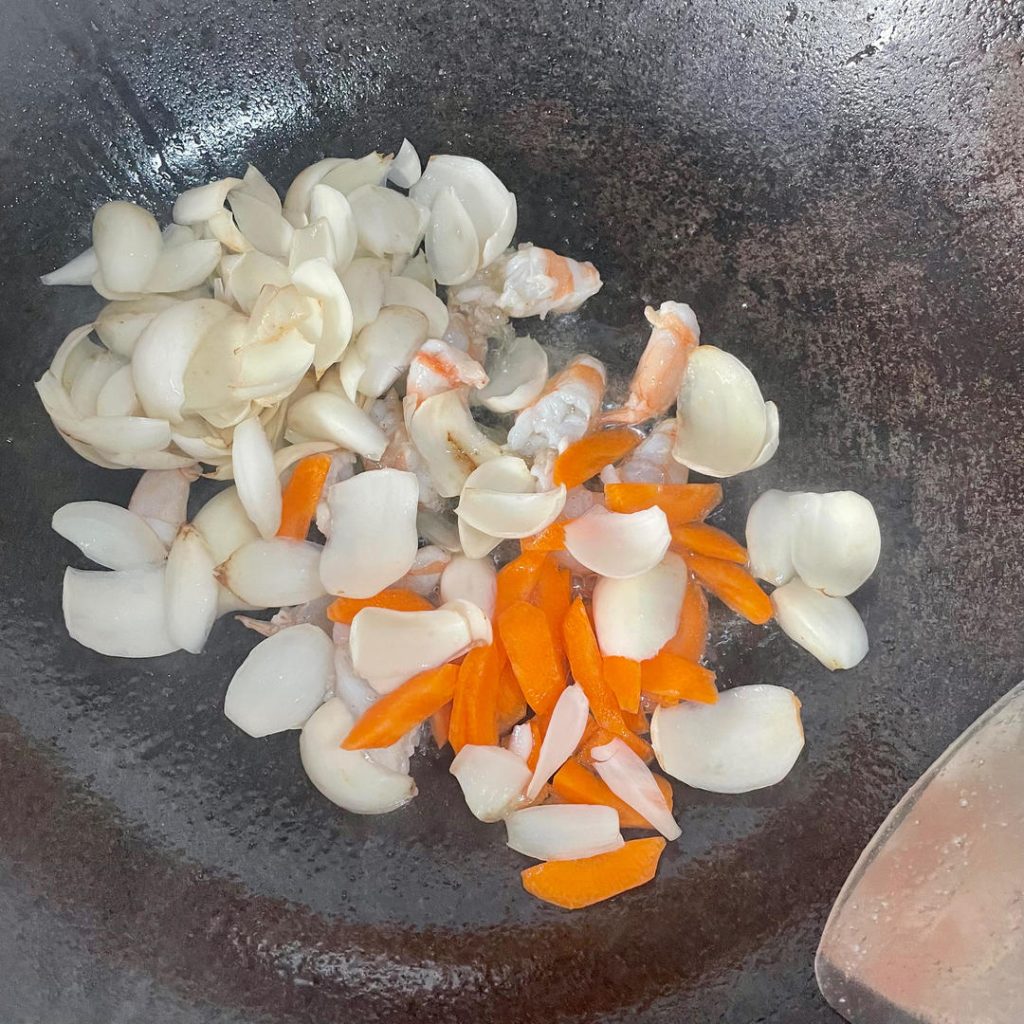 Sear the Shrimp and Veggies