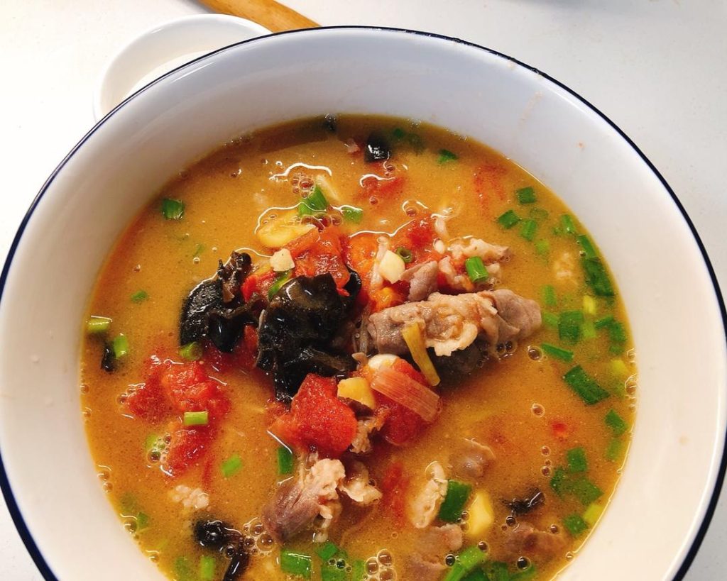 Sour Tomato Beef Soup