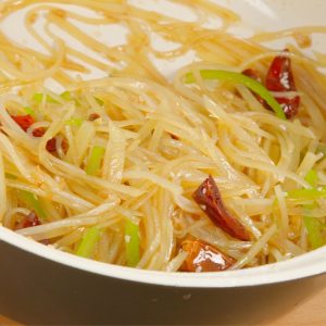 Sour and Spicy Shredded Potato Salad