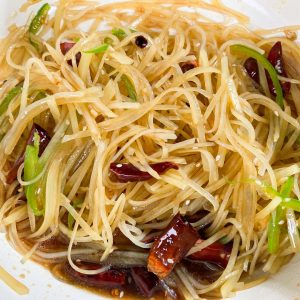 Sour and Spicy Shredded Potato Salad