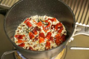 Infuse the Oil (The "Qiang" Step)
