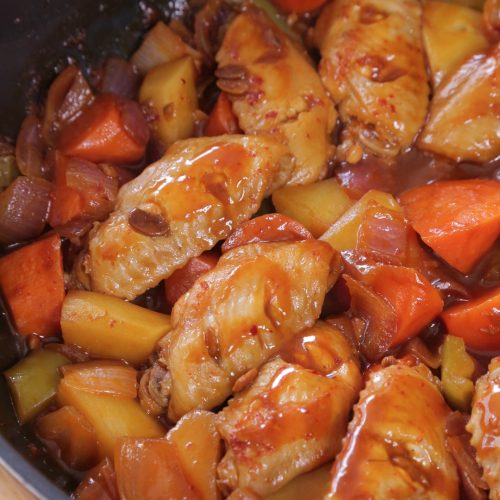 Three Sauce Simmer Pot with Chicken Wings