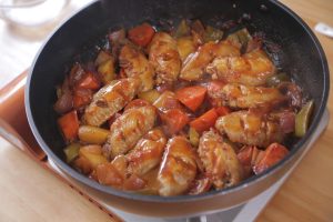 Three Sauce Simmer Pot with Chicken Wings