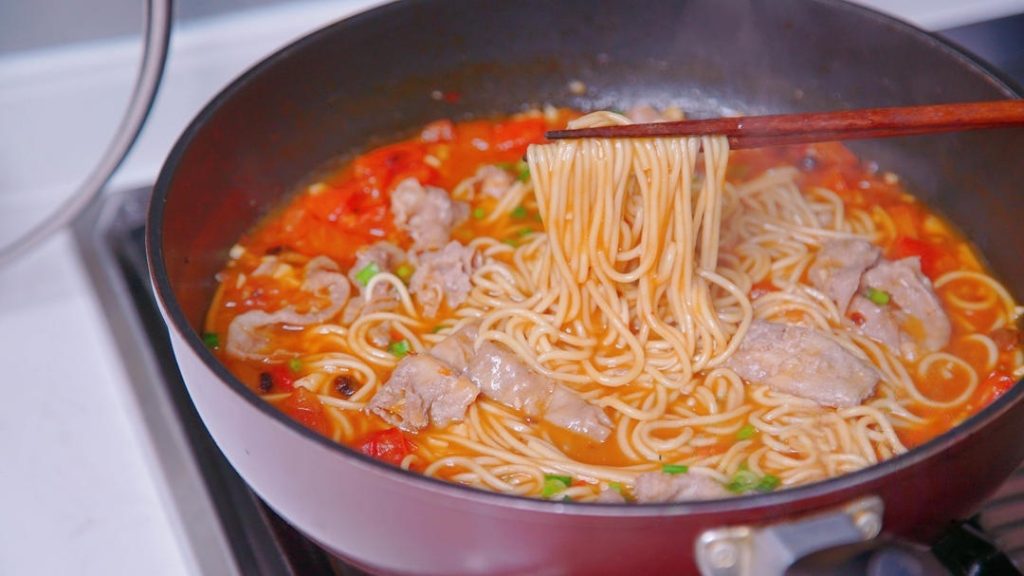 Tomato Beef Noodle Soup (Fan Qie Fei Niu Mian)