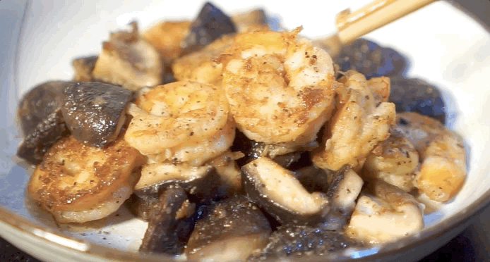 Black Pepper Shrimp and Mushrooms