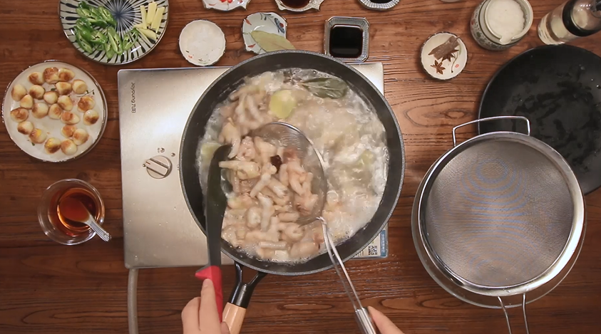 Blanch the Chicken Feet