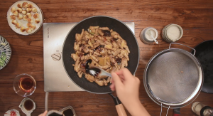 Add Aromatics & Deglaze