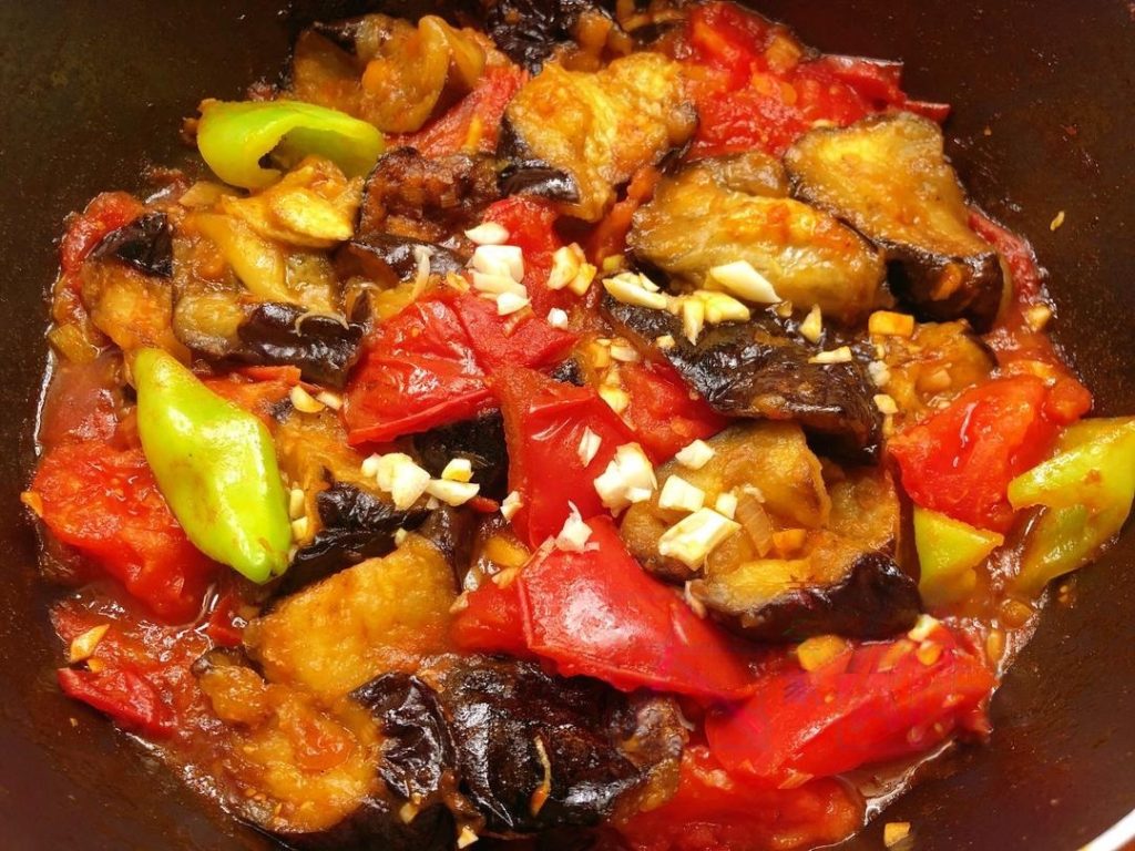 Braised Eggplant with Tomato