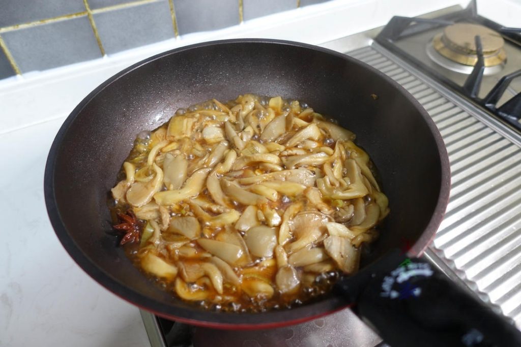 Pour in your pre-mixed sauce bowl