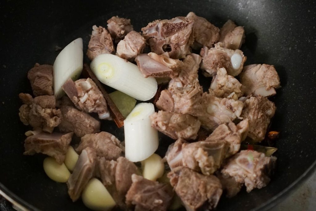Sauté Aromatics and Ribs