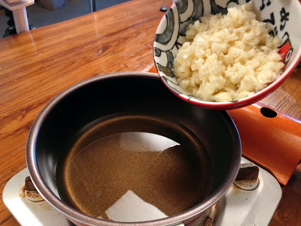 Fry the "Gold" Garlic