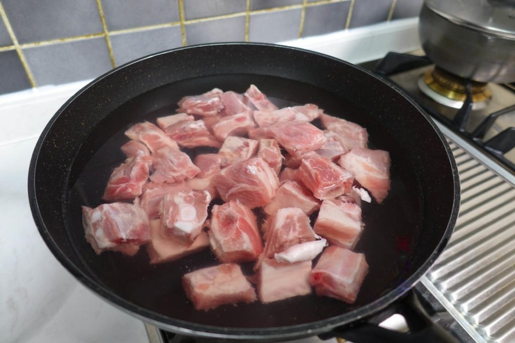 Blanch the Ribs