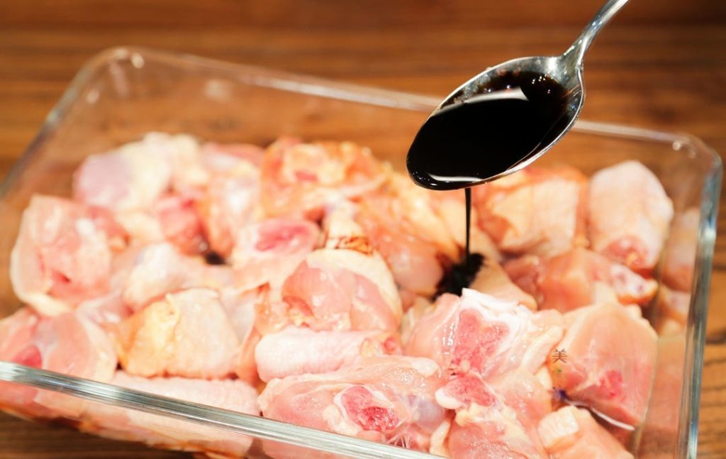 Marinate: In a large bowl, combine chicken with Shaoxing wine, light soy sauce, and dark soy sauce. Mix well by hand. Let it sit for at least 10 minutes.