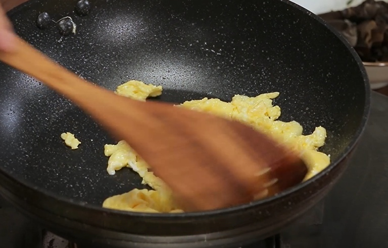 Scramble the Eggs