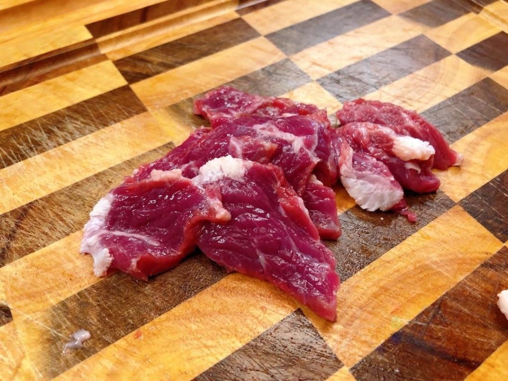 Beef: Thinly slice the beef.