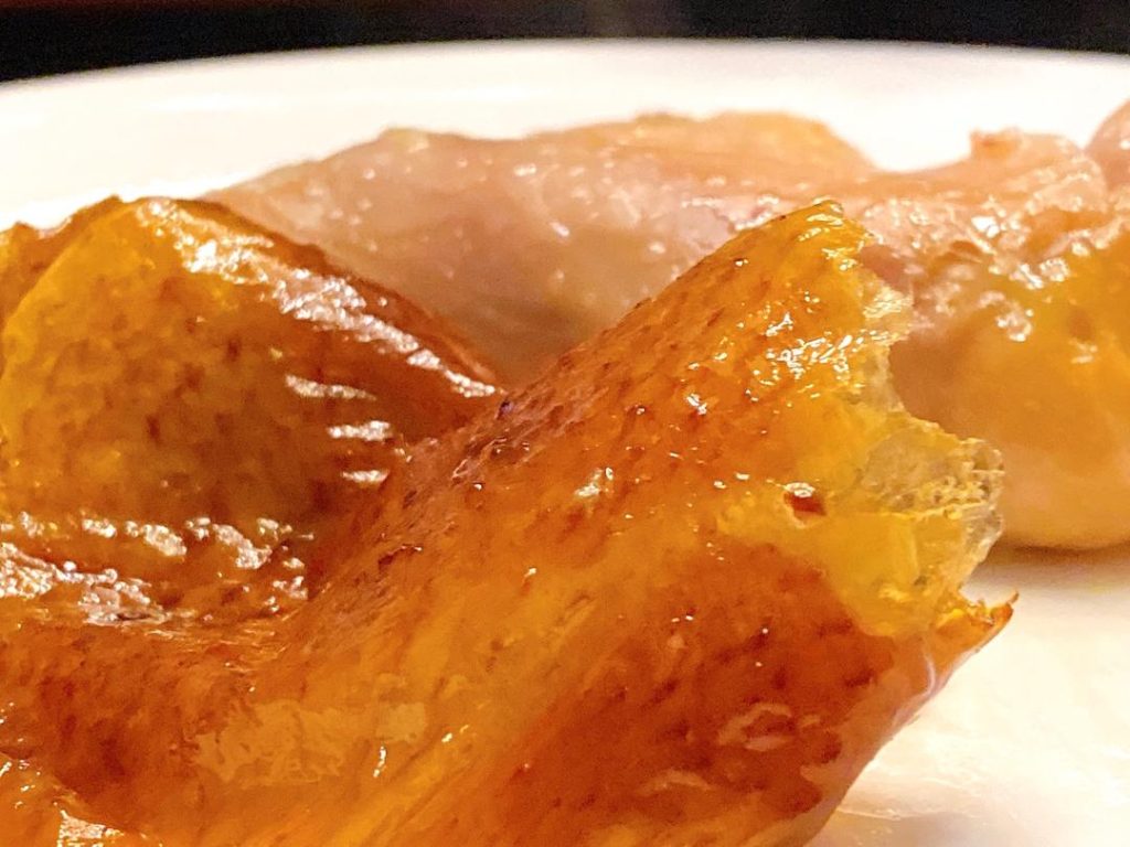 Rest and Serve: Let the chicken rest for 10 minutes before carving. Serve alongside the incredibly flavorful roasted potatoes and carrots from the drip pan.