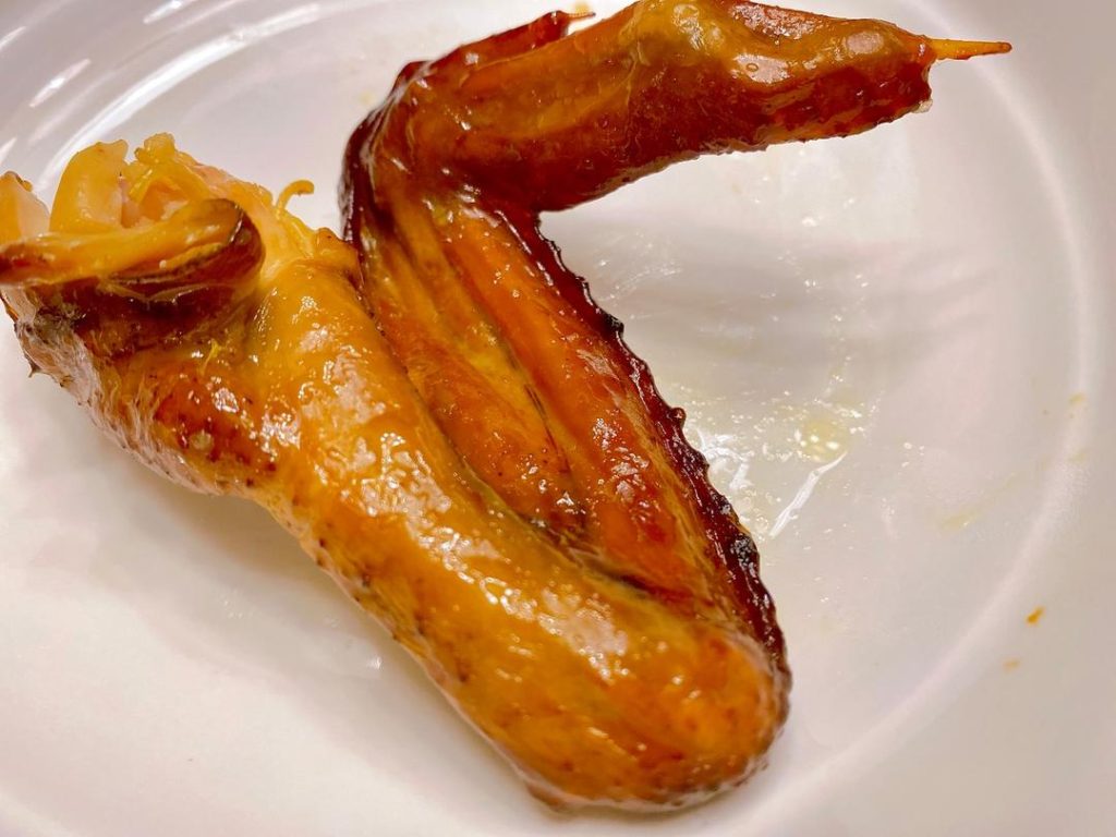 Rest and Serve: Let the chicken rest for 10 minutes before carving. Serve alongside the incredibly flavorful roasted potatoes and carrots from the drip pan.