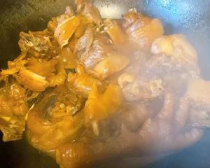 Step 4: The Boiling Water Braise (1.5 hours at medium-low heat)