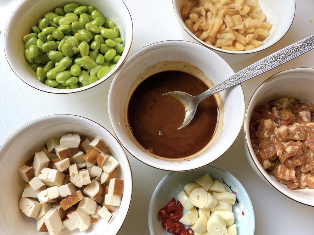 Mix the Sauce: Combine all the "Sauce Mixture" ingredients in a bowl. Stir well to ensure the cornstarch and sugar are fully dissolved.