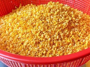 Sort the Flowers: Carefully sift through your freshly picked osmanthus. Pick out any stems, leaves, or impurities.
